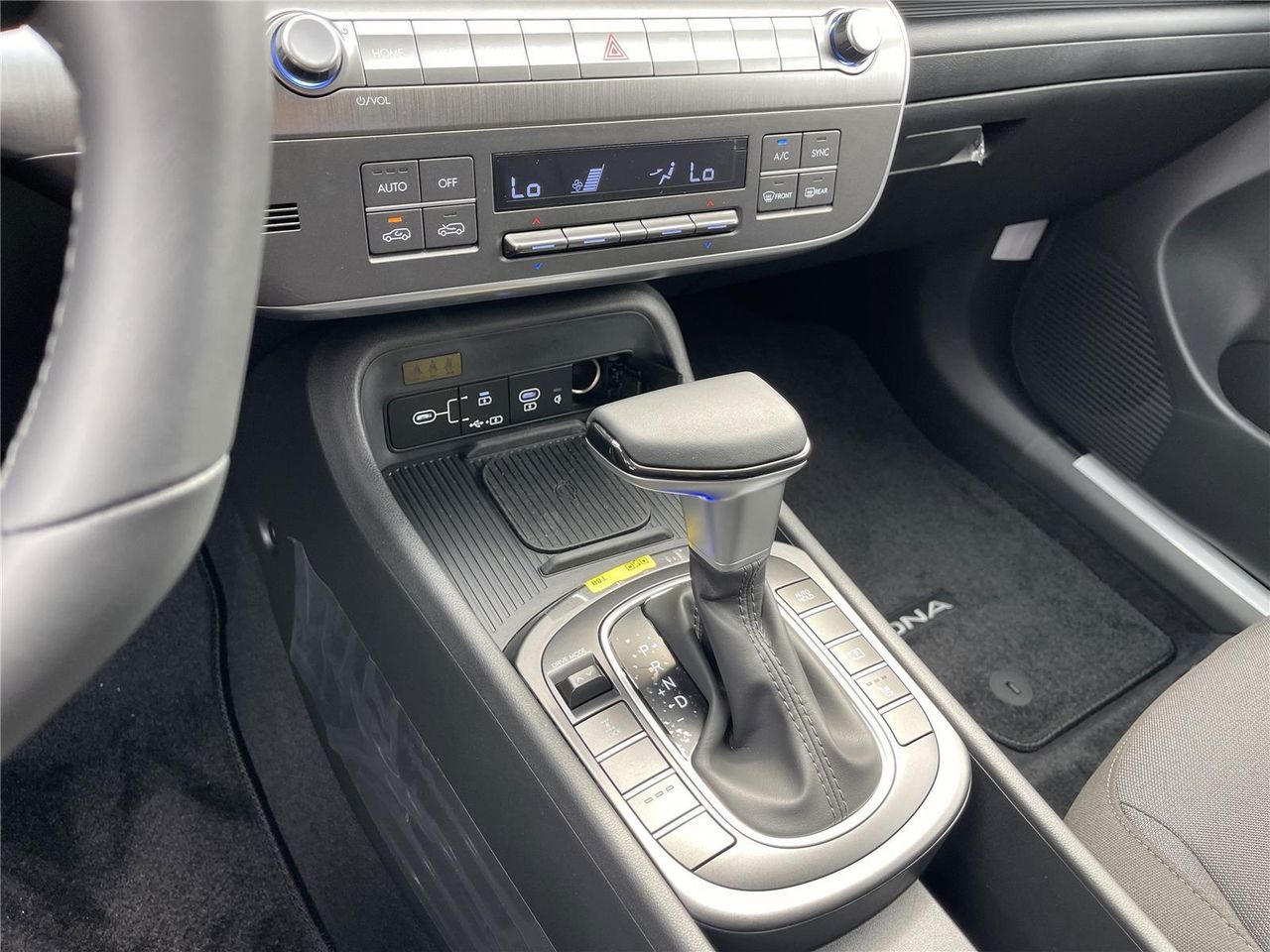 2026 Hyundai Kona SEL photo 12