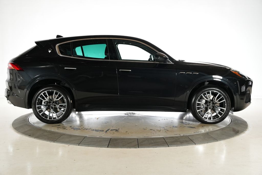 2025 Maserati Grecale photo 6