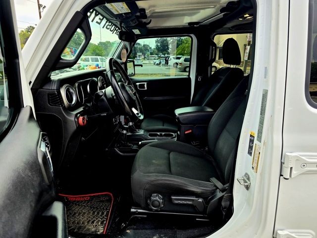2020 Jeep Wrangler Unlimited Sahara photo 7