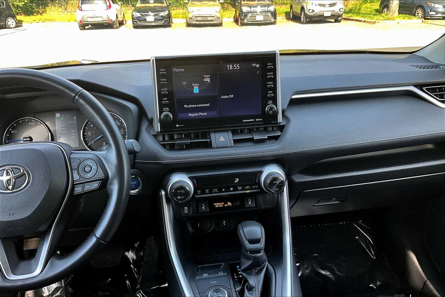 2022 Toyota RAV4 Hybrid XLE photo 6