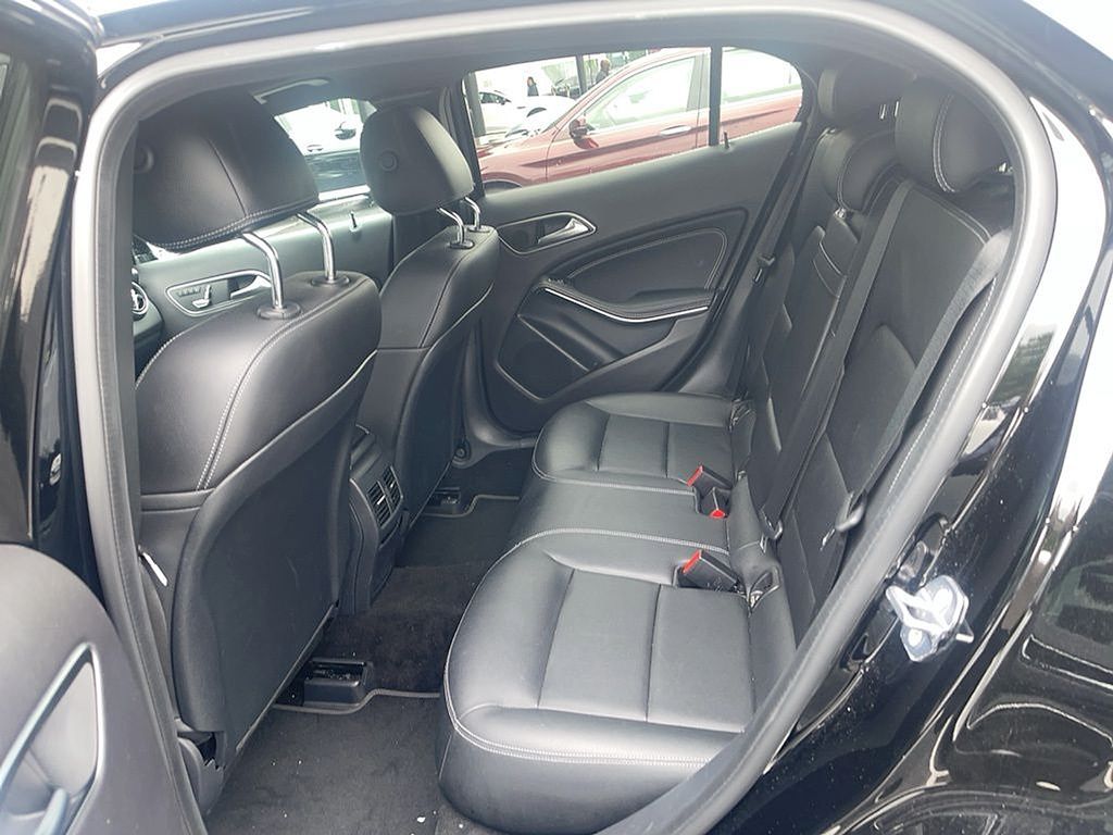 2019 Mercedes Benz GLA 250 4MATIC photo 4