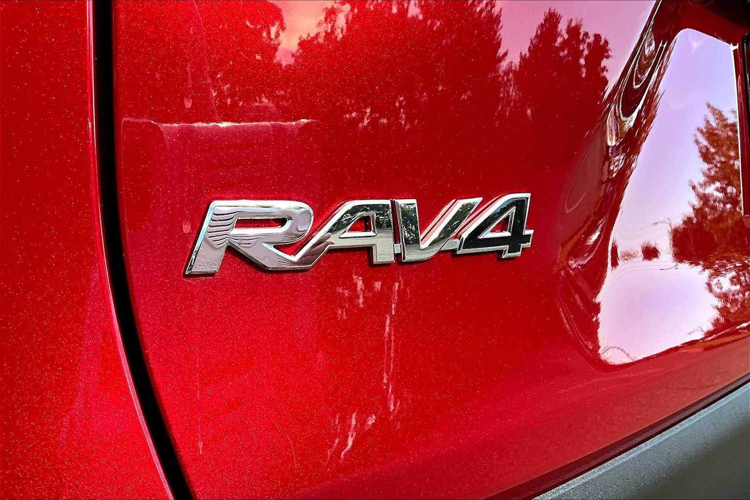 2025 Toyota RAV4 LE photo 28