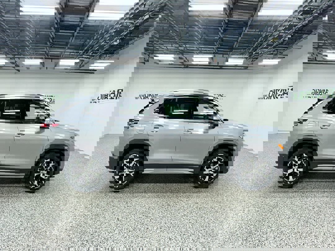 2025 Volkswagen Tiguan SE photo 4