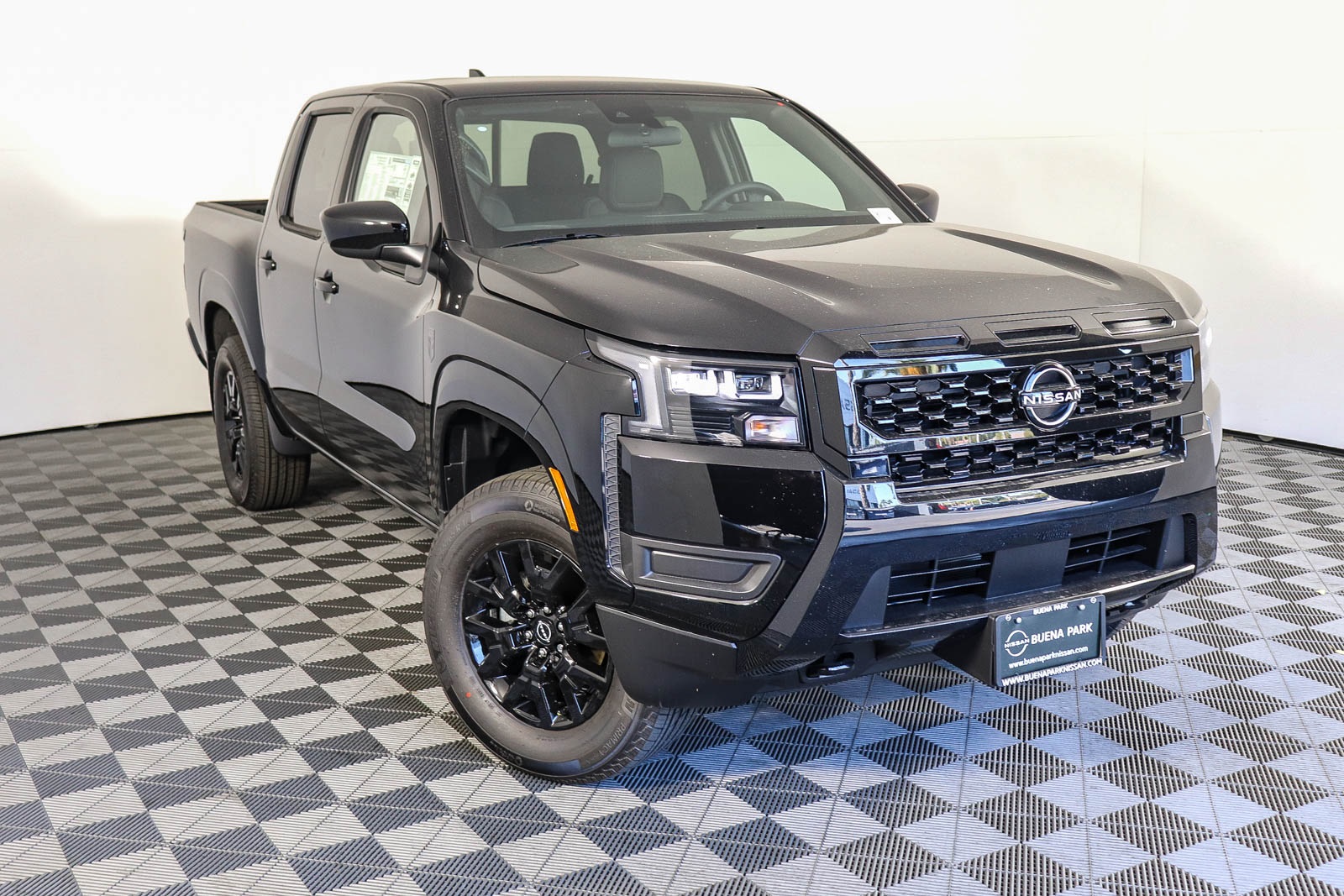 2026 Nissan Frontier SV's photo