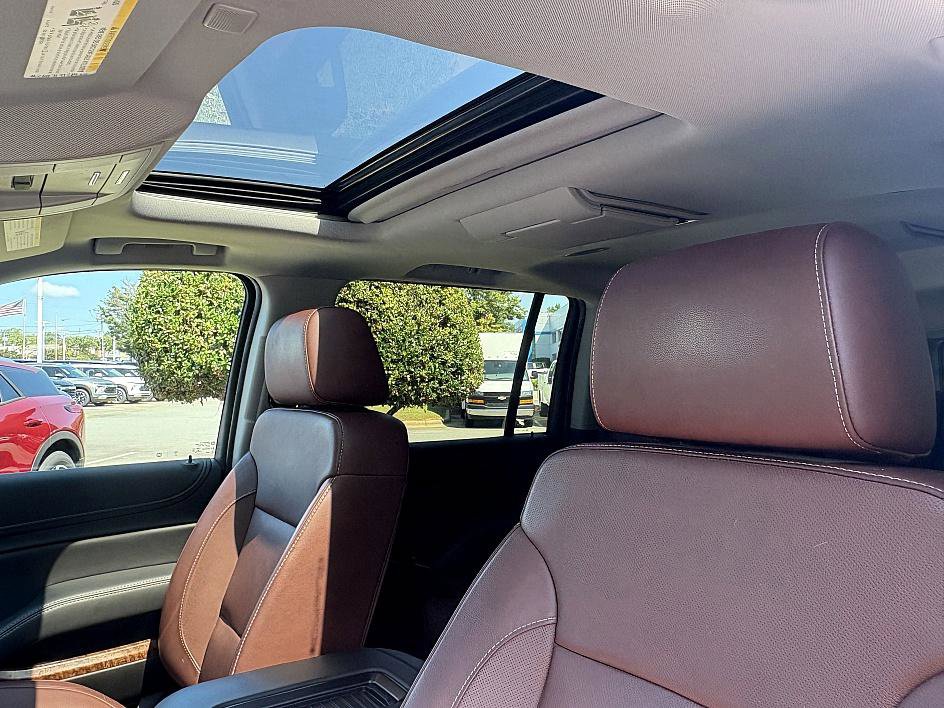 2019 Chevrolet Suburban Premier photo 20