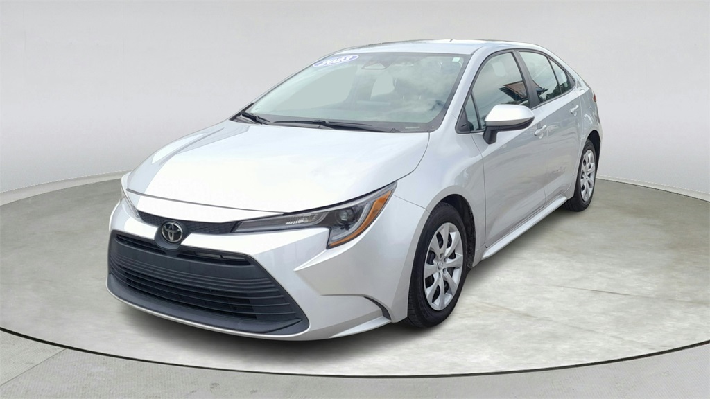 2023 Toyota Corolla LE photo 3