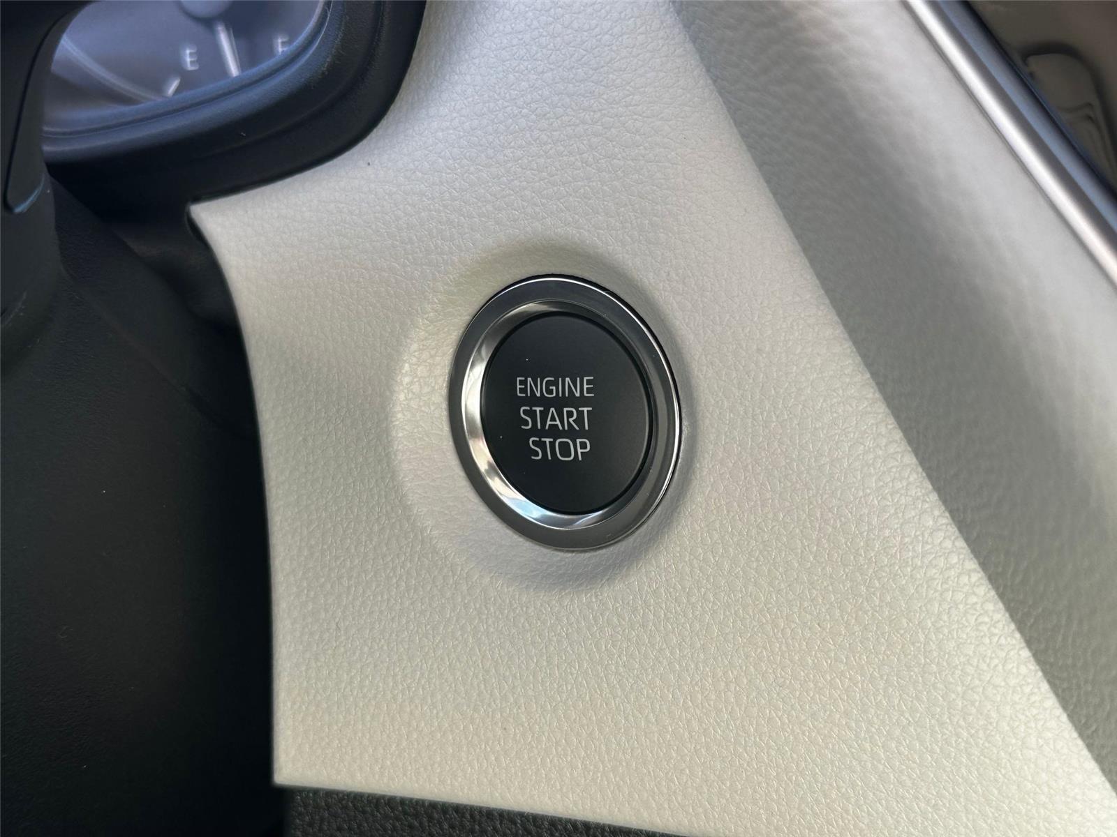 2025 Toyota Corolla LE photo 20