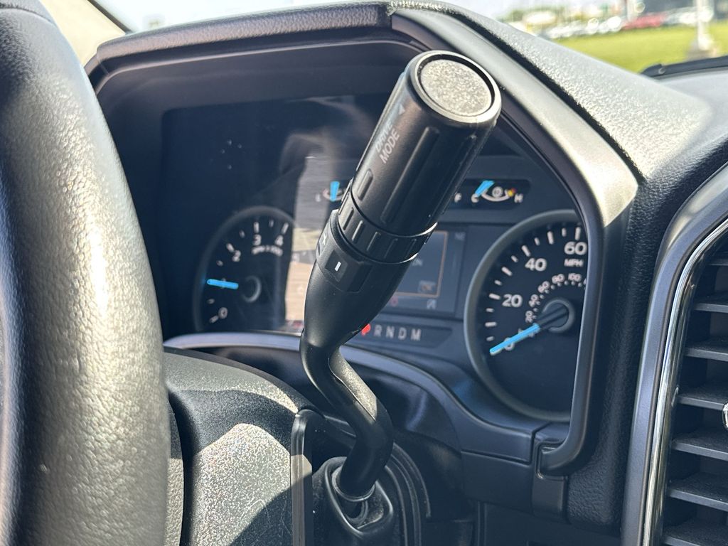 2019 Ford F-150 XLT photo 19