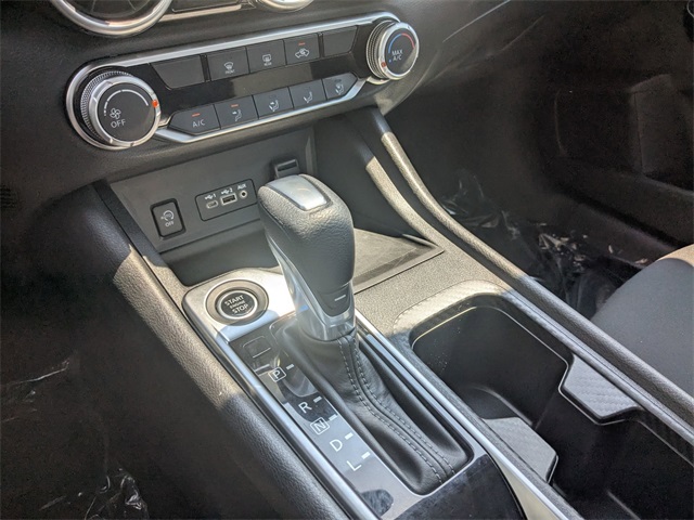 2025 Nissan Sentra SV photo 18