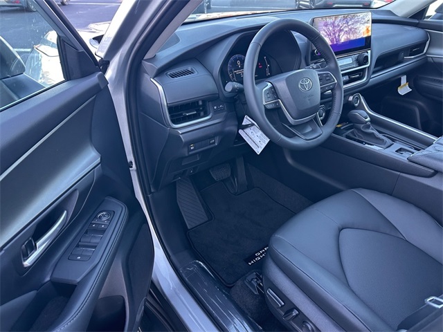 2026 Toyota Grand Highlander Limited photo 3