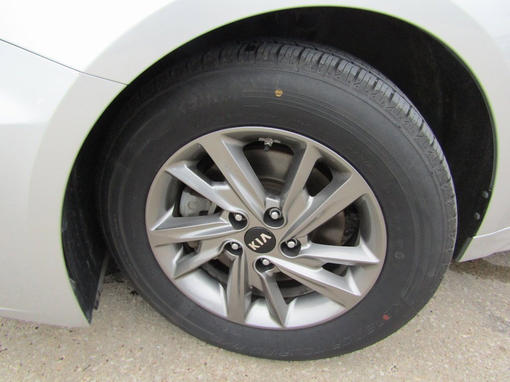 2019 Kia Optima LX photo 17