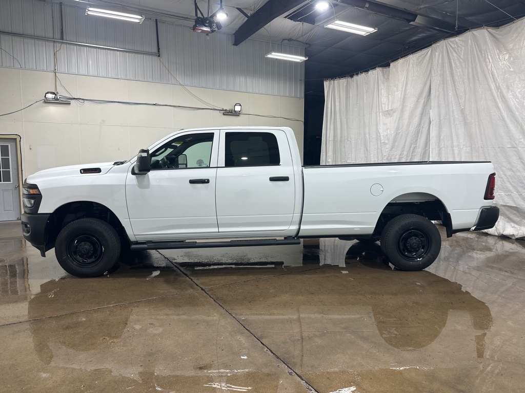 2025 Ram 2500 Tradesman photo 3