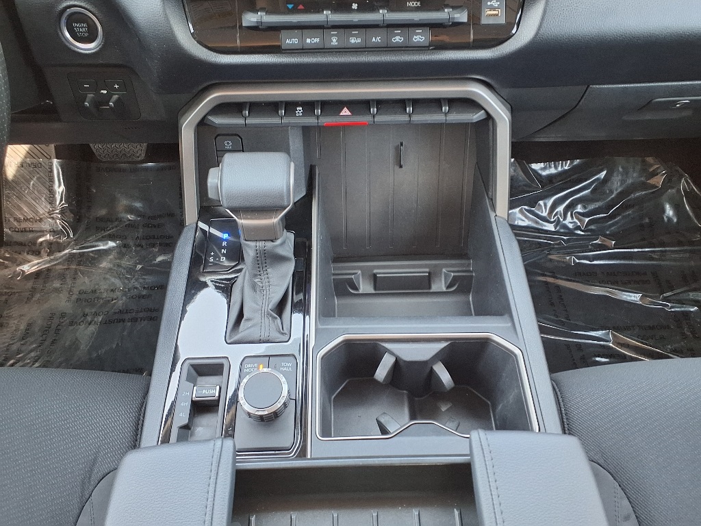 2023 Toyota Tundra SR5 CrewMax photo 16