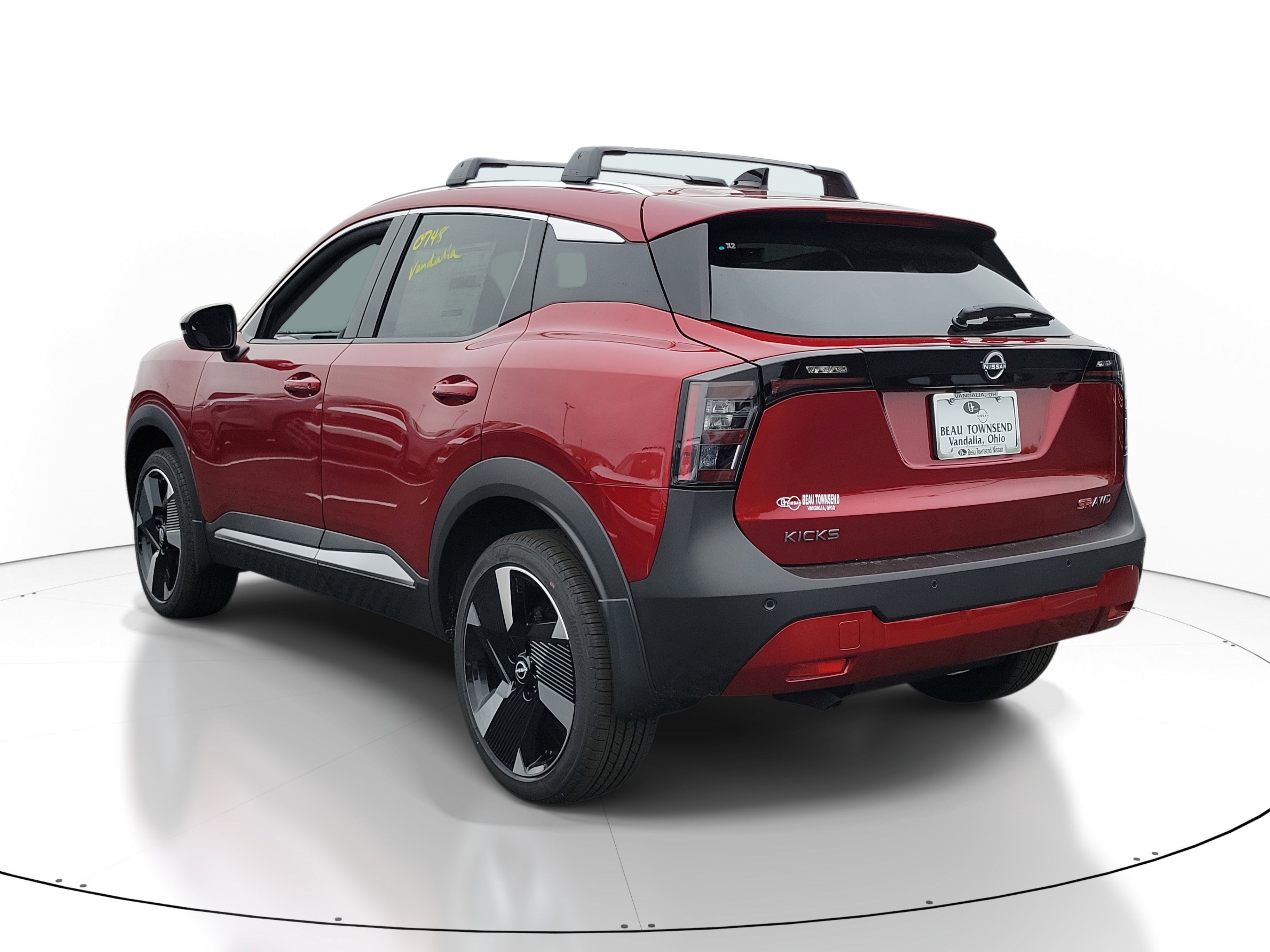 2026 Nissan Kicks SR photo 3