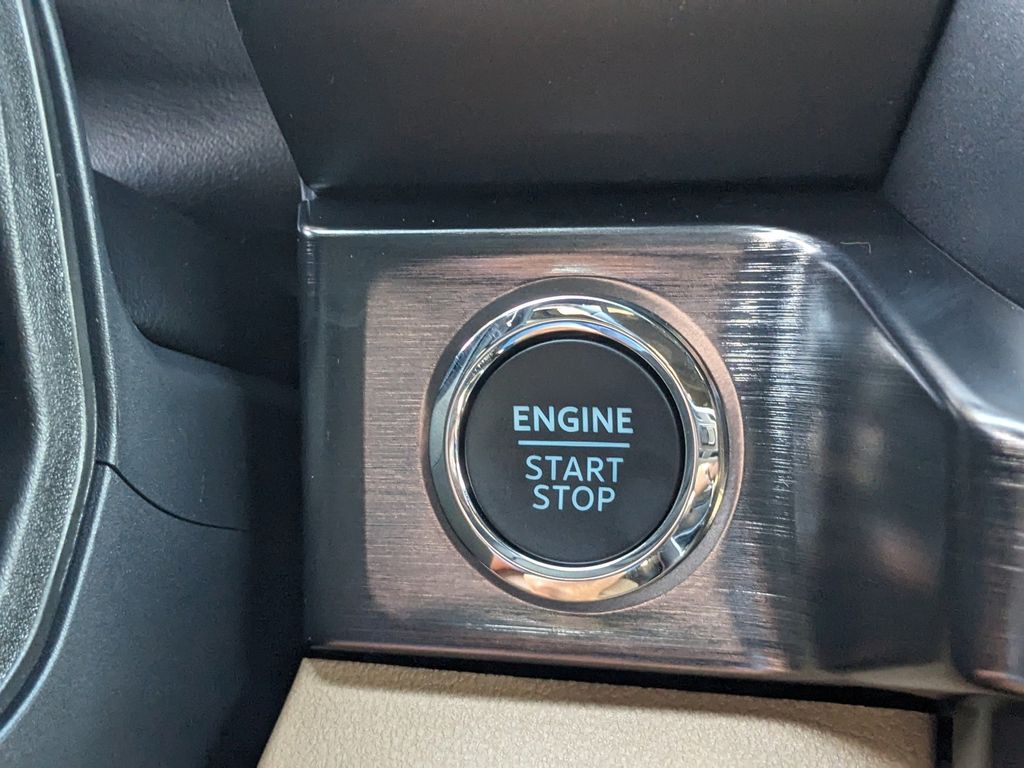 2025 Ford F-350 Lariat photo 31