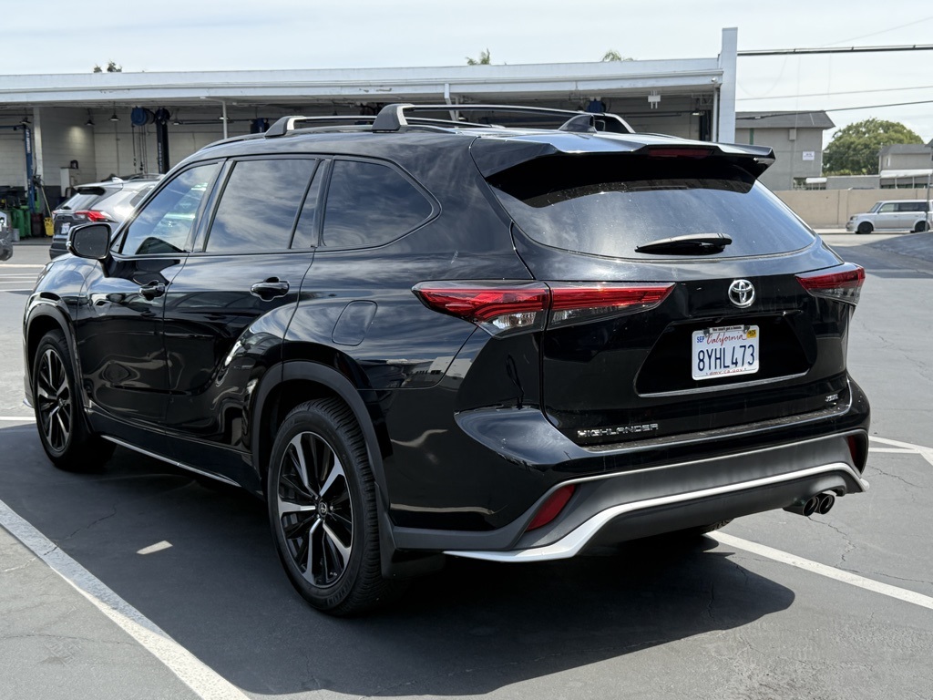 2021 Toyota Highlander XSE photo 3