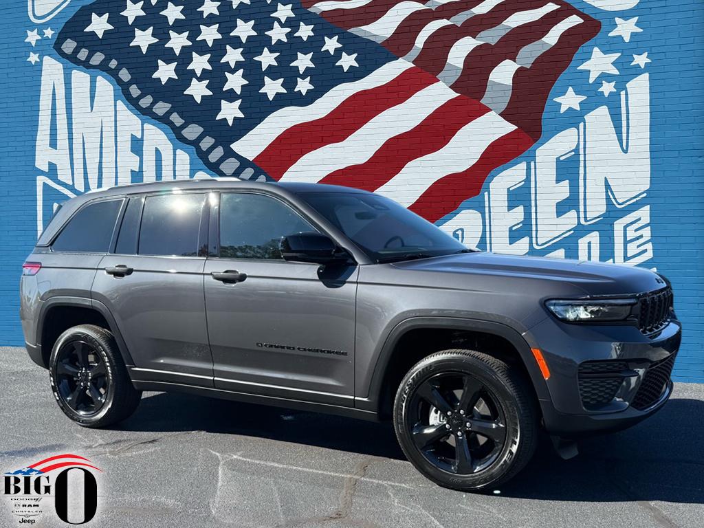 2025 Jeep Grand Cherokee Altitude's photo