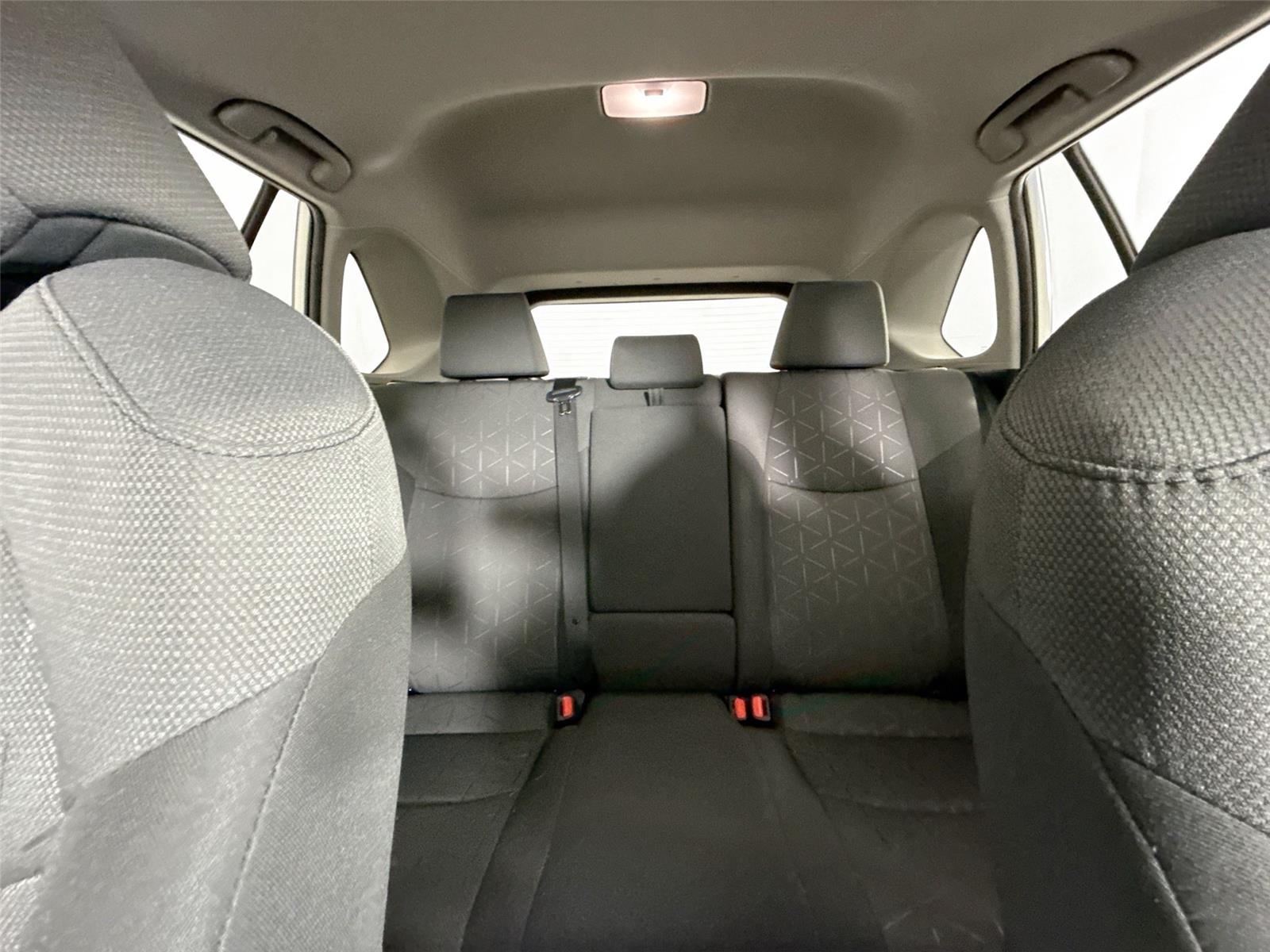 2022 Toyota RAV4 XLE photo 12