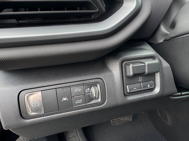 2025 Chevrolet Silverado EV LT photo 11