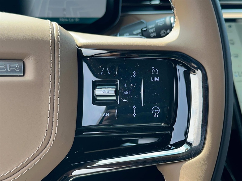 2025 Land Rover Range Rover Sport SE photo 4