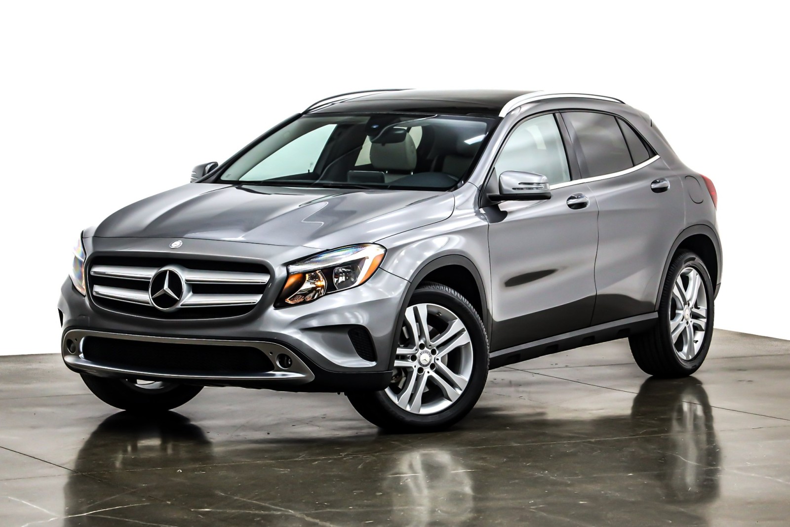Used 2017 Mercedes-Benz GLA-Class GLA250 with VIN WDCTG4EB4HJ352301 for sale in Newport Beach, CA