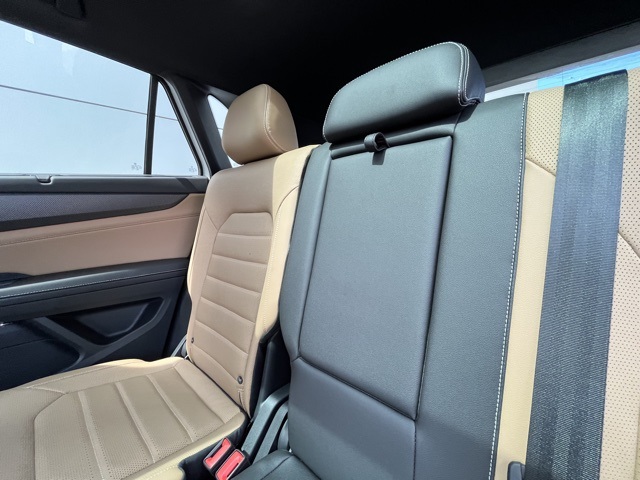 2025 Volkswagen Atlas Cross Sport SEL R-Line photo 47
