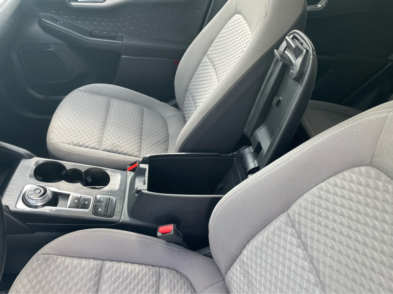 2020 Ford Escape SE photo 26