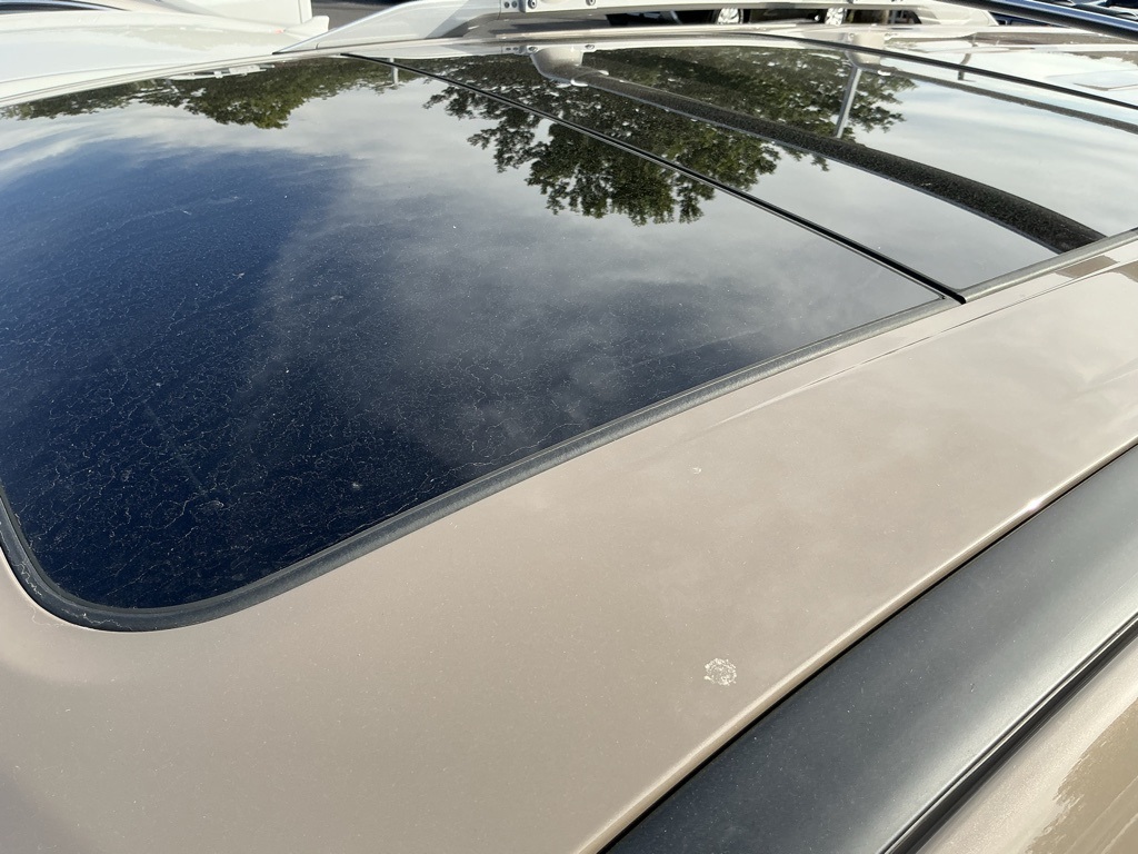 2023 Nissan Pathfinder Platinum photo 2