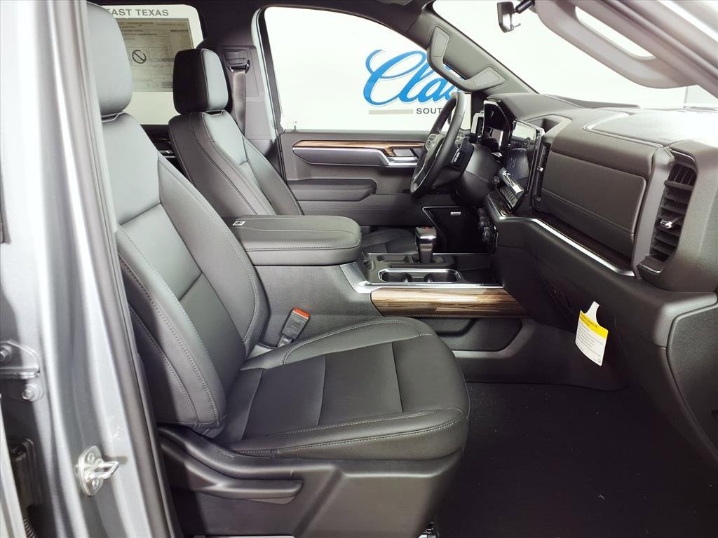 2026 Chevrolet Silverado 1500 RST photo 18