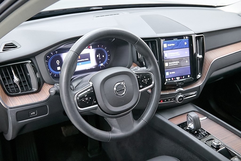 2024 VOLVO XC60 - Image 12