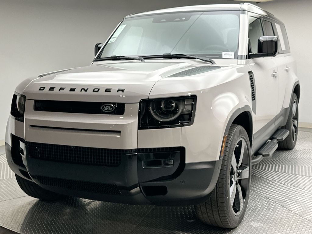 2026 Land Rover Defender S's photo