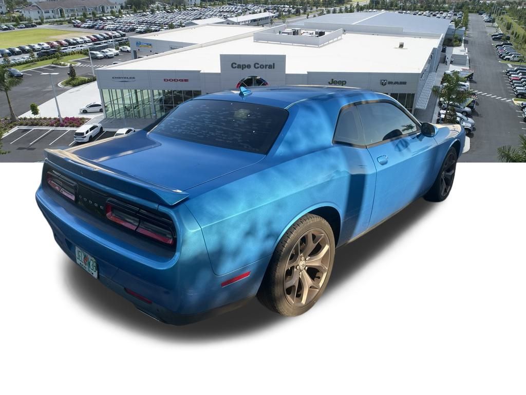2019 Dodge Challenger SXT photo 2