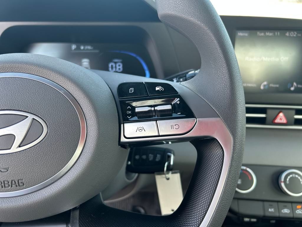 2024 Hyundai Elantra SE photo 12