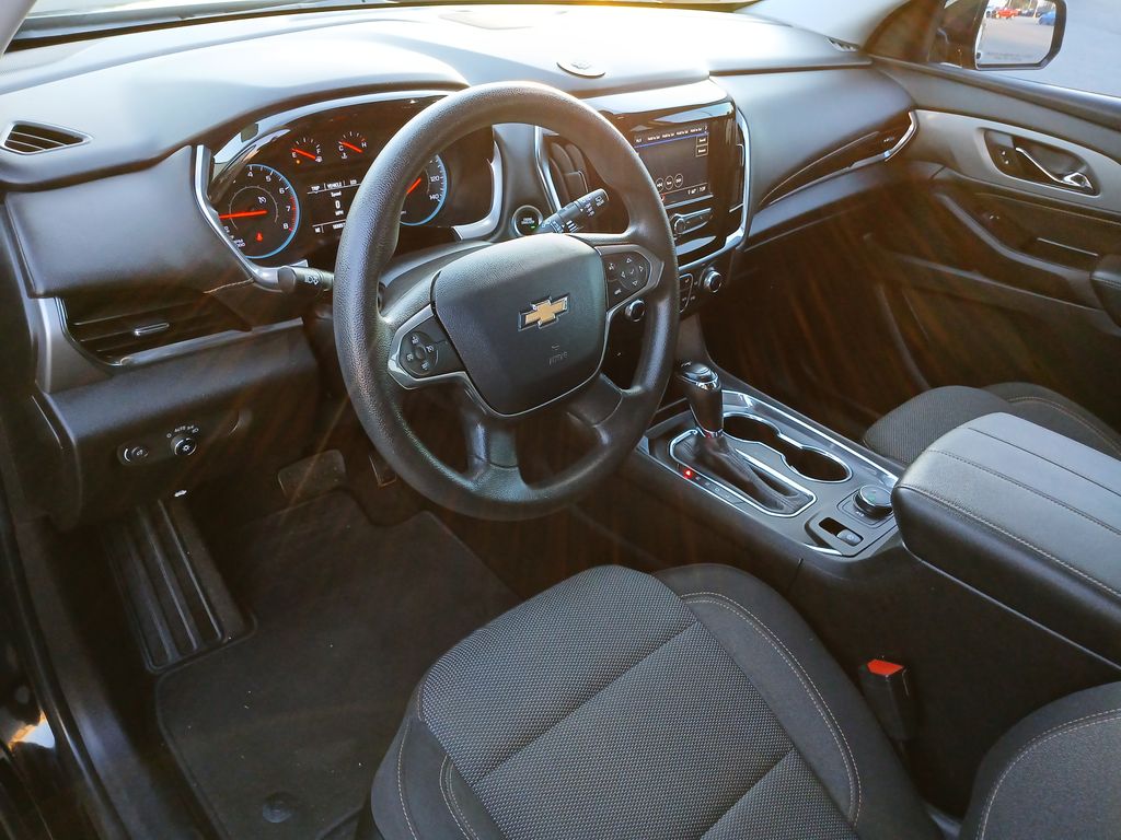 2020 Chevrolet Traverse LS photo 9