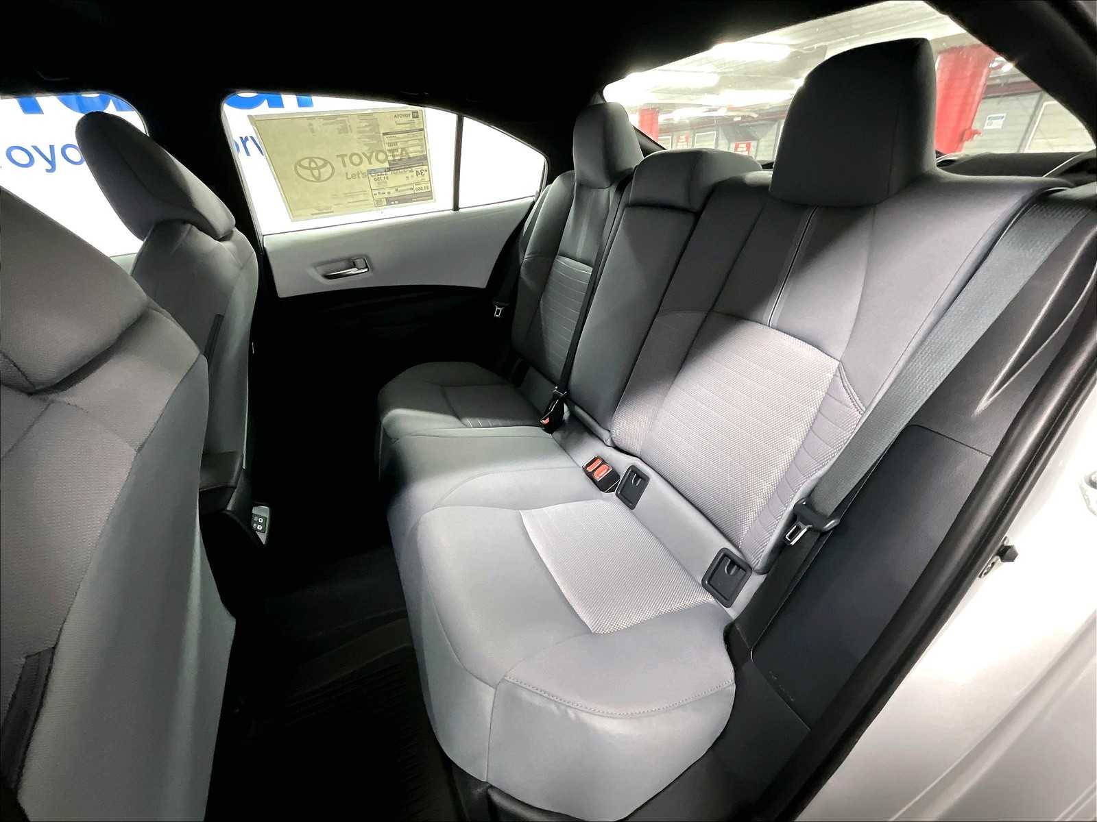 2025 Toyota Corolla SE photo 14