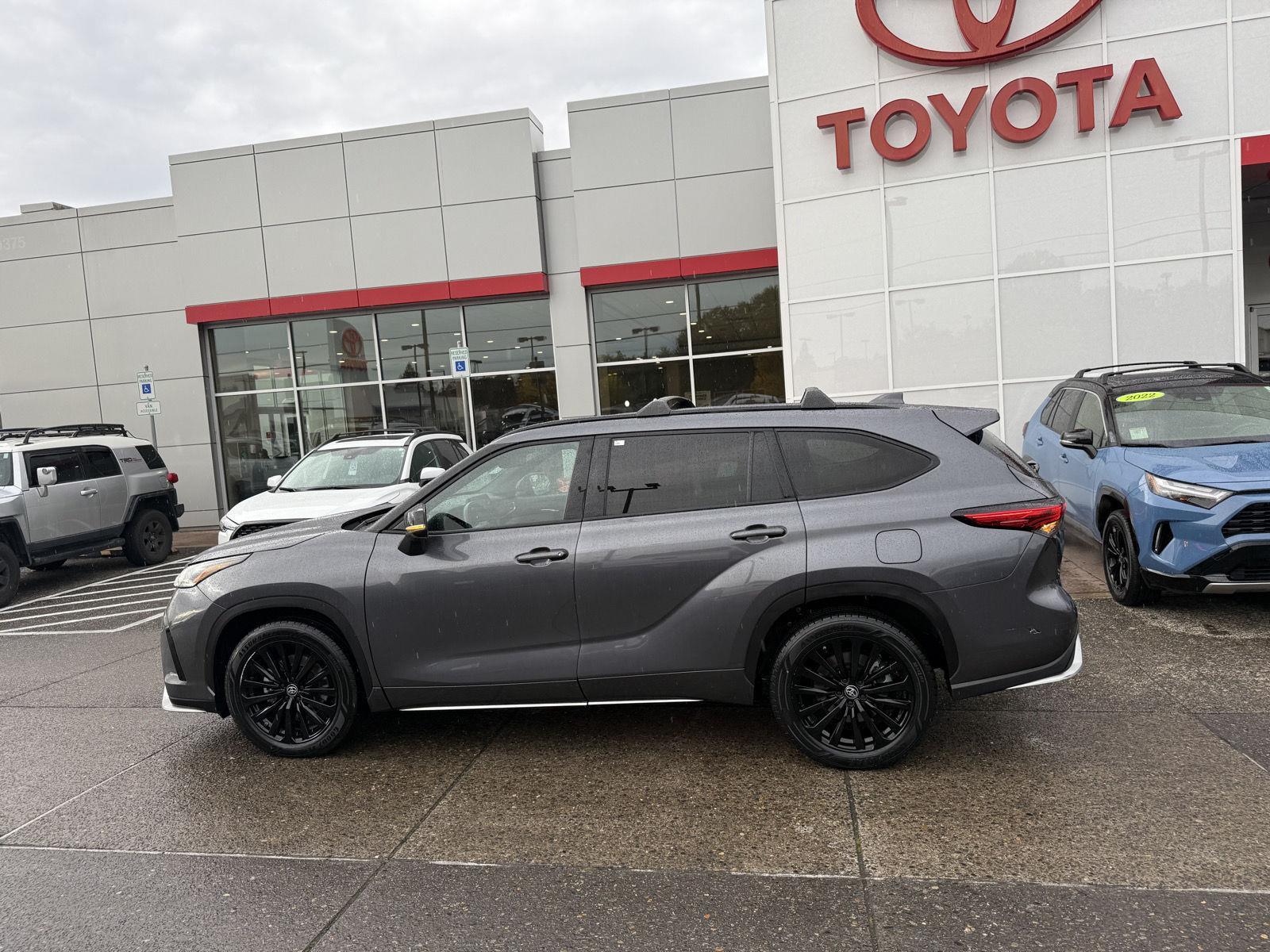 2023 Toyota Highlander XSE photo 3