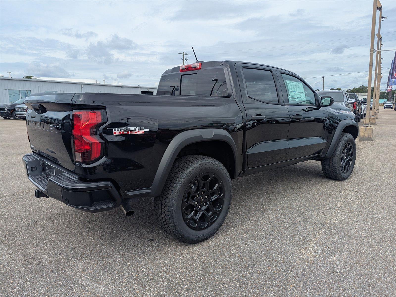 2026 Chevrolet Colorado Trail Boss photo 2