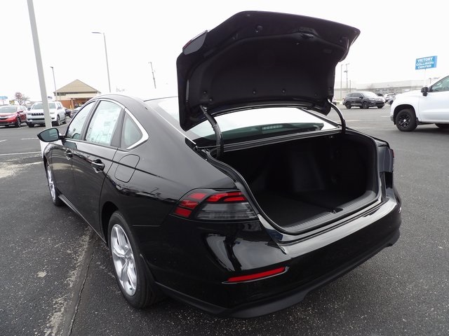 2025 Honda Accord LX photo 9