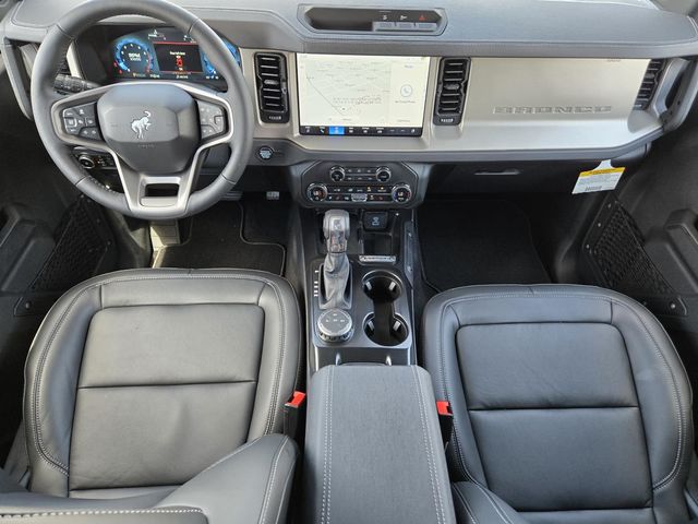 2025 Ford Bronco Outer Banks photo 4