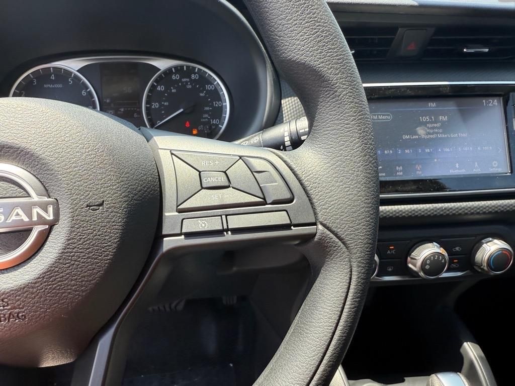 2025 Nissan Kicks Play S photo 11