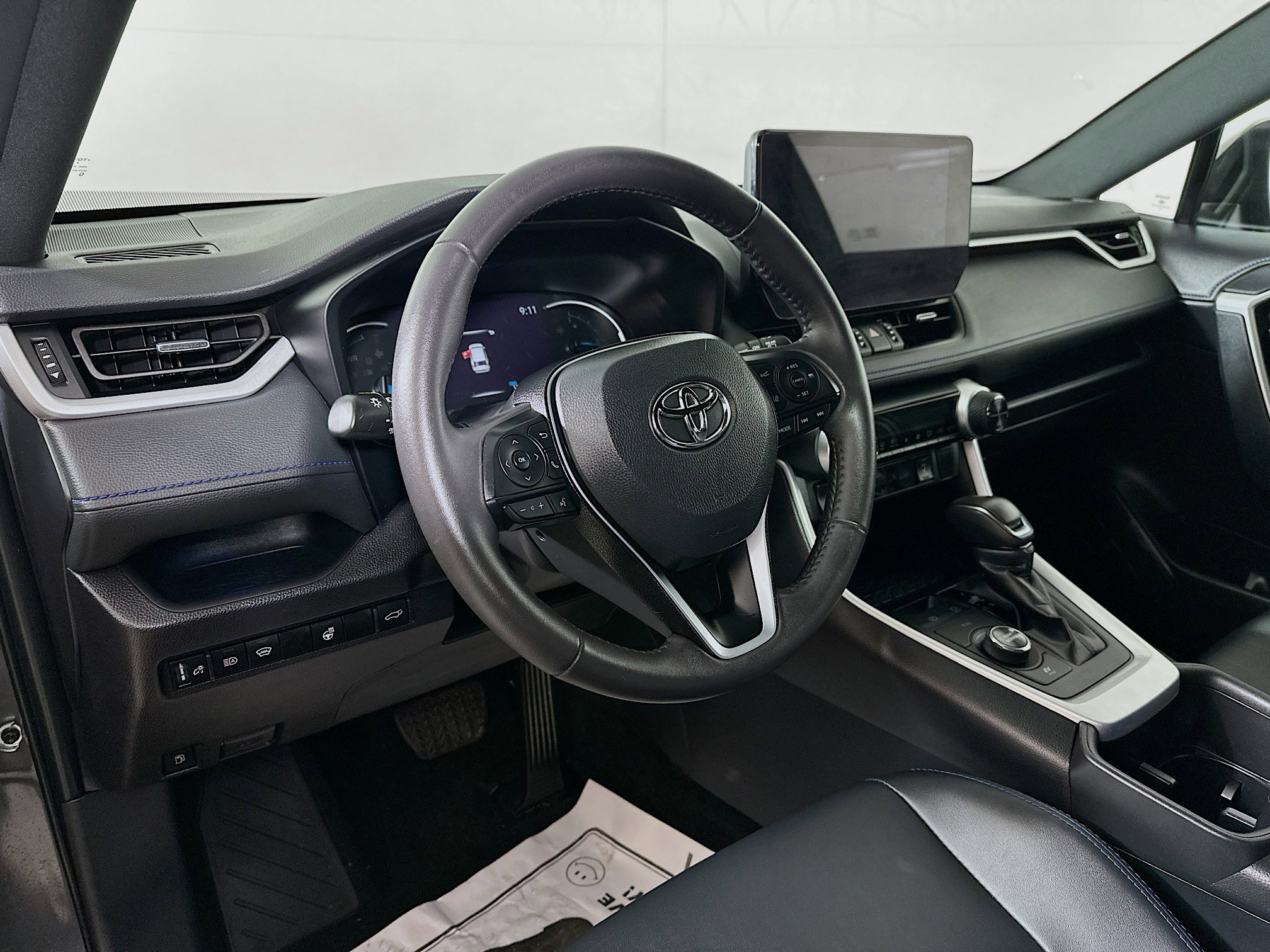 2024 Toyota RAV4 Hybrid XSE photo 6