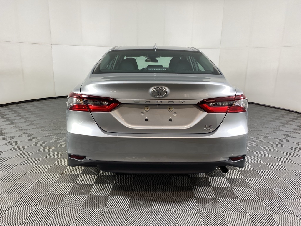 2022 Toyota Camry LE photo 16