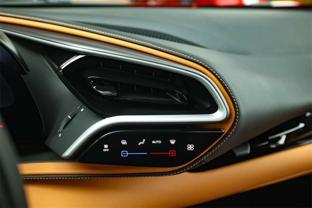 2025 Ferrari 296 GTB photo 27