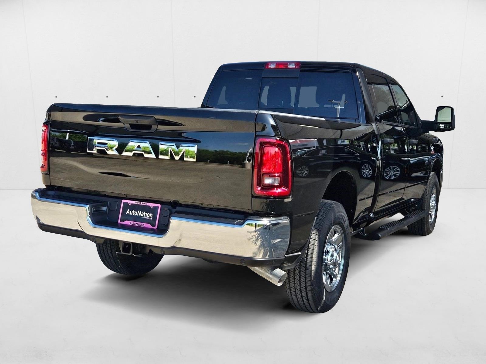 2025 Ram 2500 Tradesman photo 2