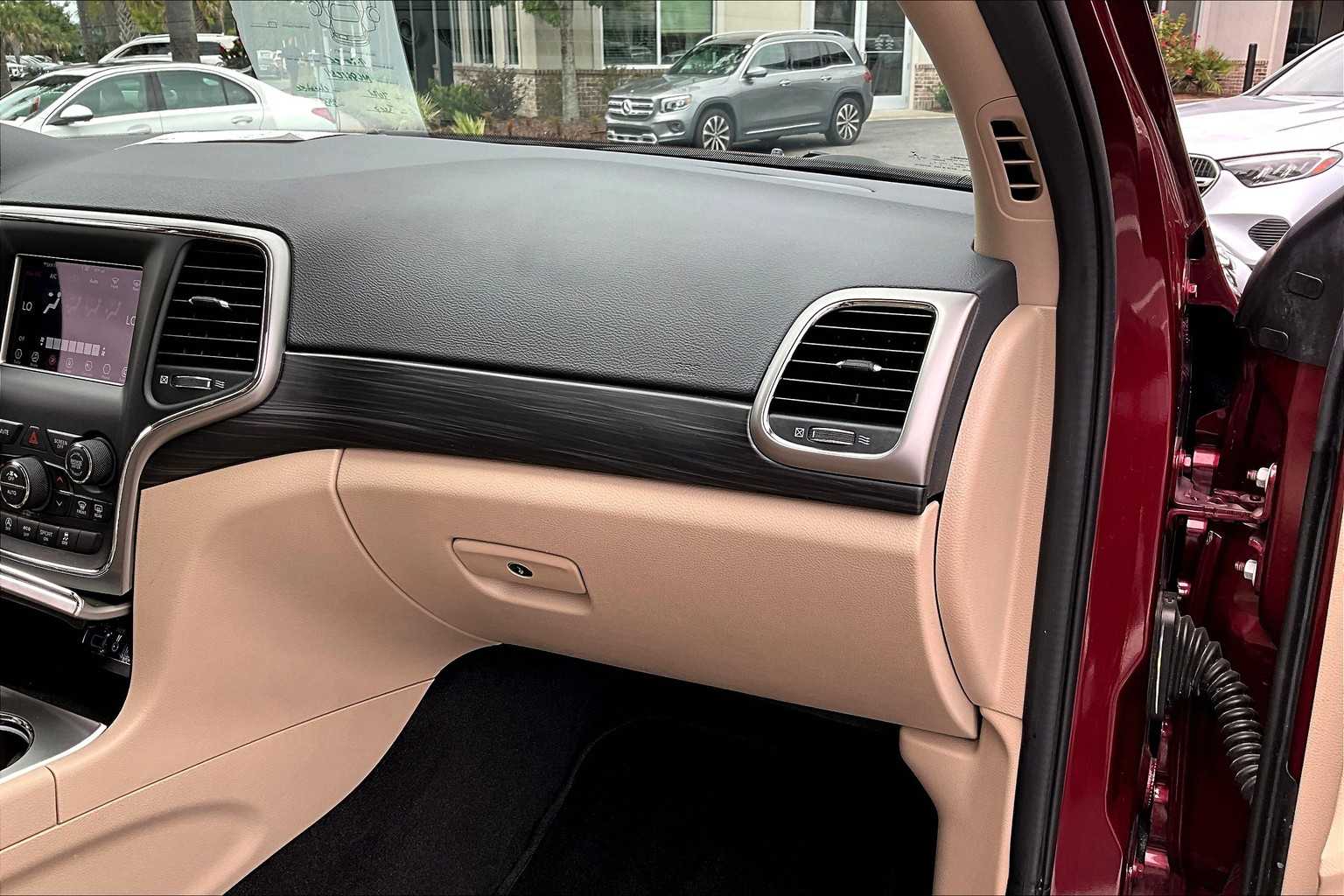 2021 Jeep Grand Cherokee Laredo E photo 17