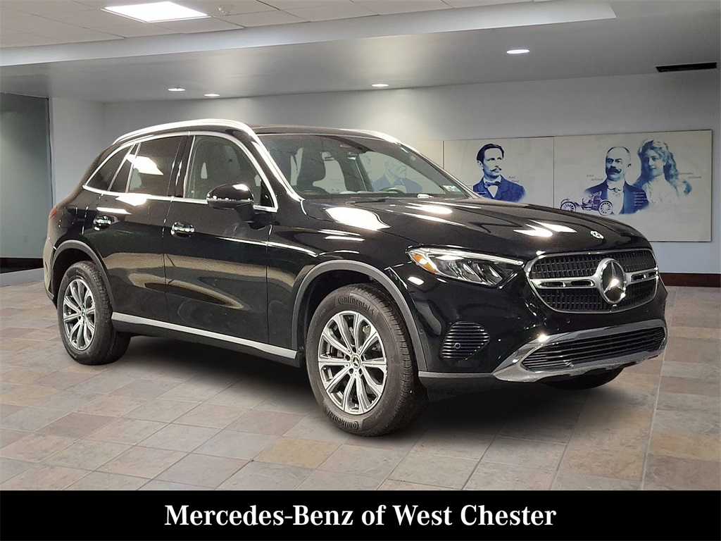 2025 Mercedes-Benz GLC Base's photo