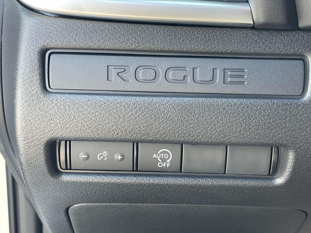 2025 Nissan Rogue S photo 22