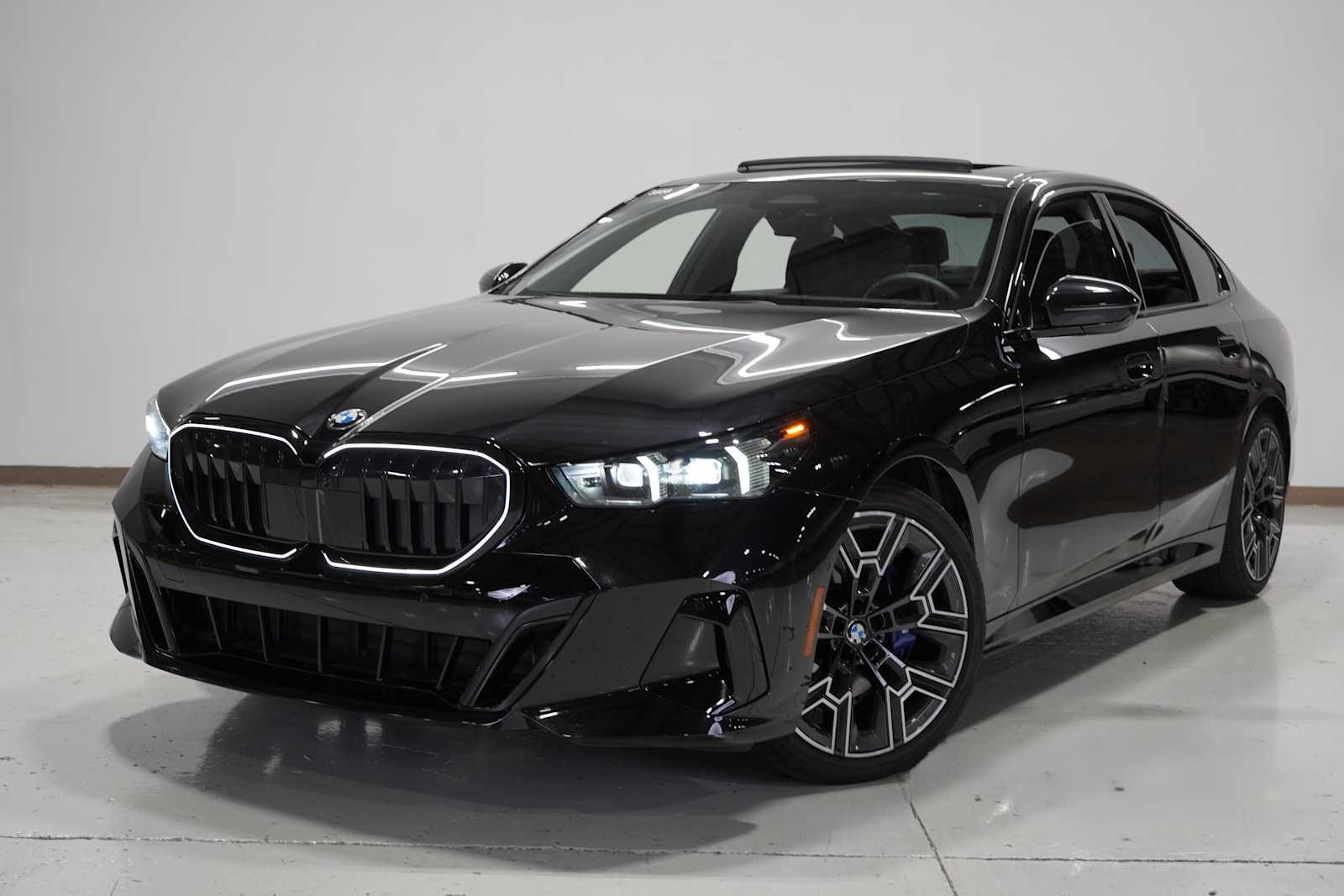 2025 BMW 5 Series 530i