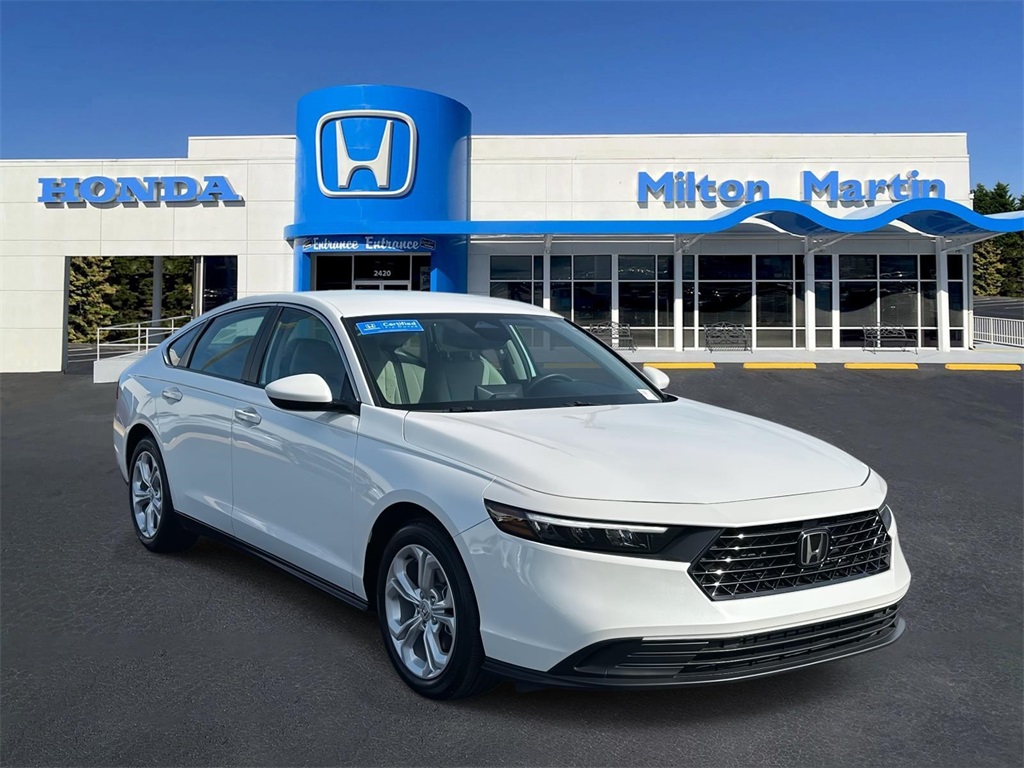 2025 Honda Accord LX's photo