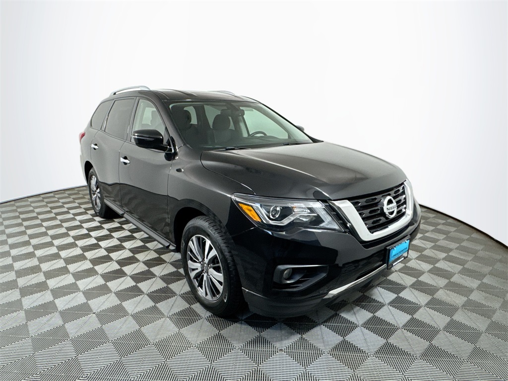 2019 Nissan Pathfinder SV photo 3